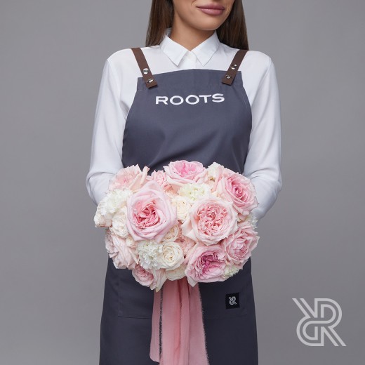 wedding 007 Букет с лентами с пионовидной розой и пионовидной кустовой розой